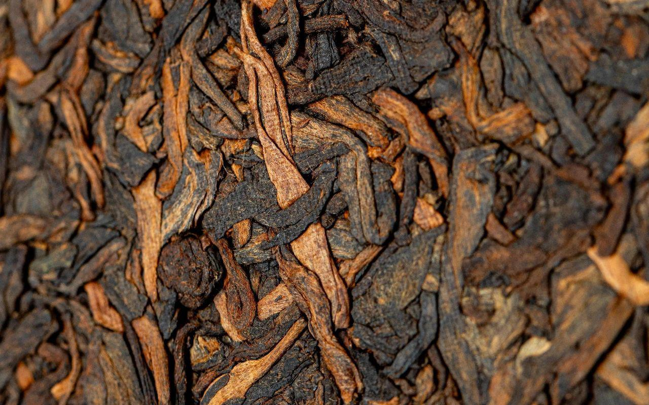 2023 (Ripe) 良品 'Liangpin - Fine Selections', Pu'er tea cake 400g