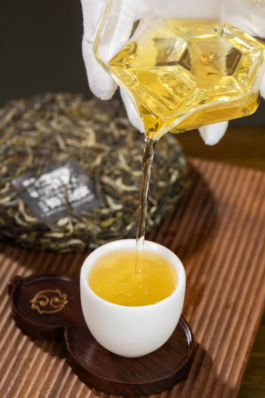2024(生)老班章老班章-茶王地普洱茶饼(200克)