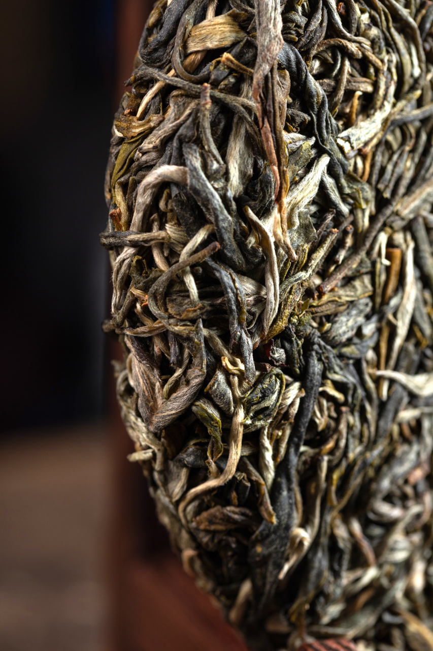 2024(生)老曼峨老曼-甜茶普洱茶饼(200克)