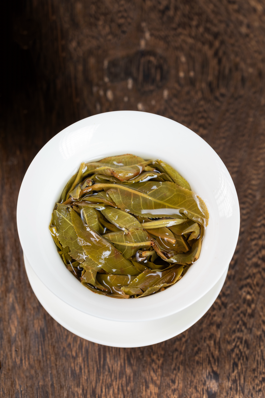 2024(生)老曼峨老曼-甜茶普洱茶饼(200克)